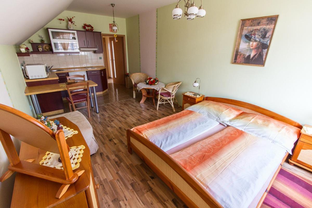Penzion U Kaplicky Mala Hrastice Exterior photo